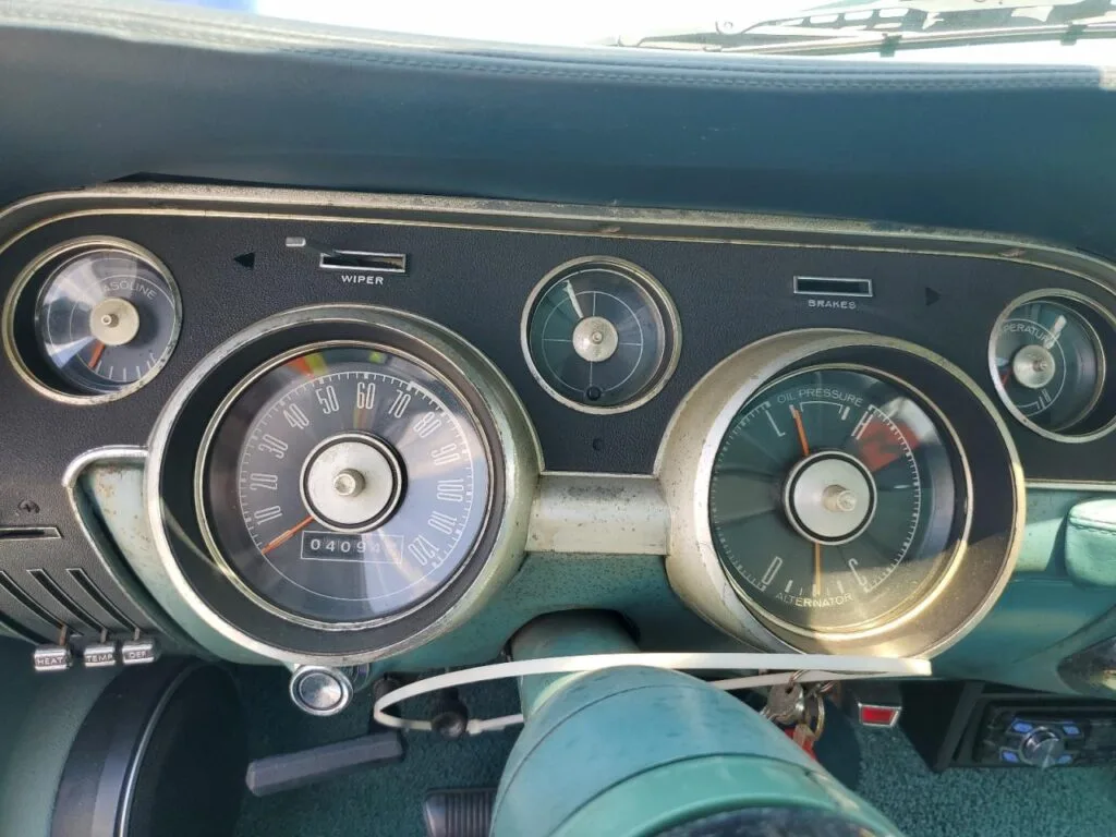 Ford Mustang Coupé 289 V8 1967 — Azul (em trânsito)