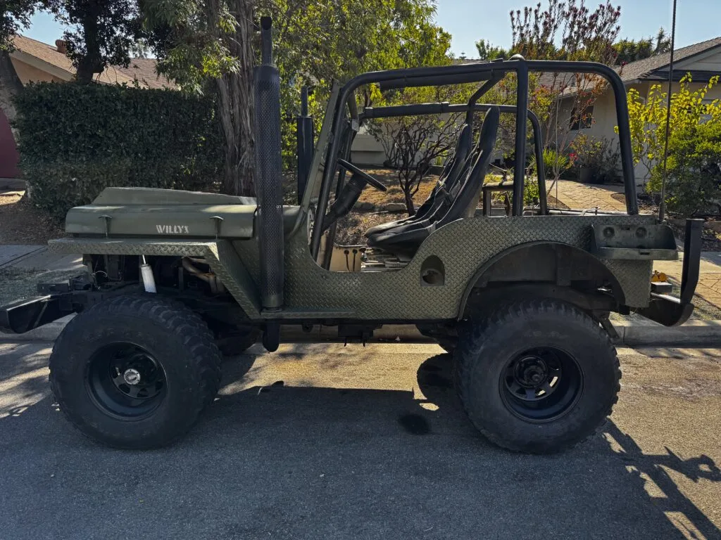 Jeep Willys 1946 — V8 Corvette Swap (Veterana WW2)