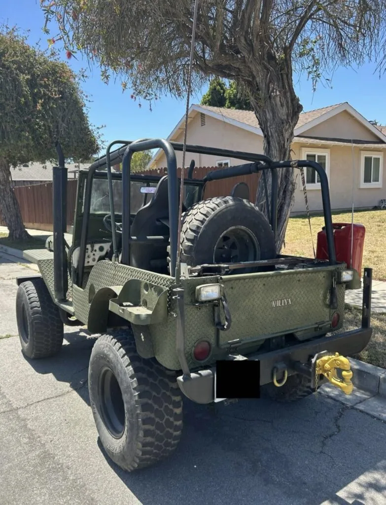 Jeep Willys 1946 — V8 Corvette Swap (Veterana WW2)
