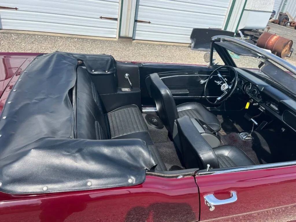 Ford Mustang Convertible 1966 — Bordeaux
