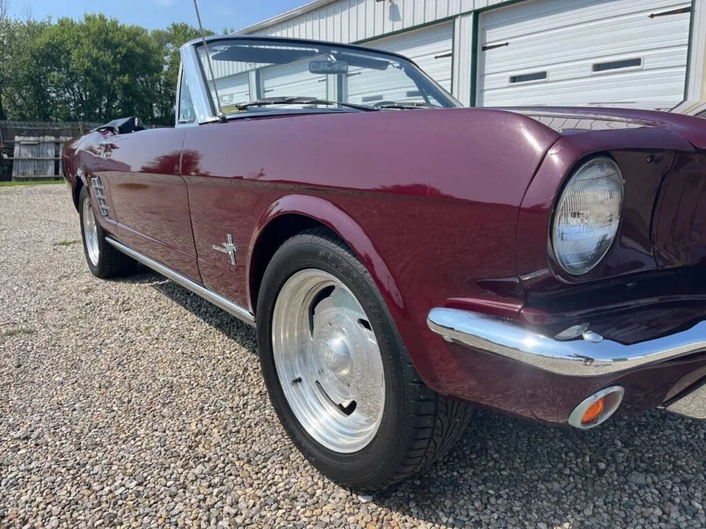 Ford Mustang Convertible 1966 — Bordeaux