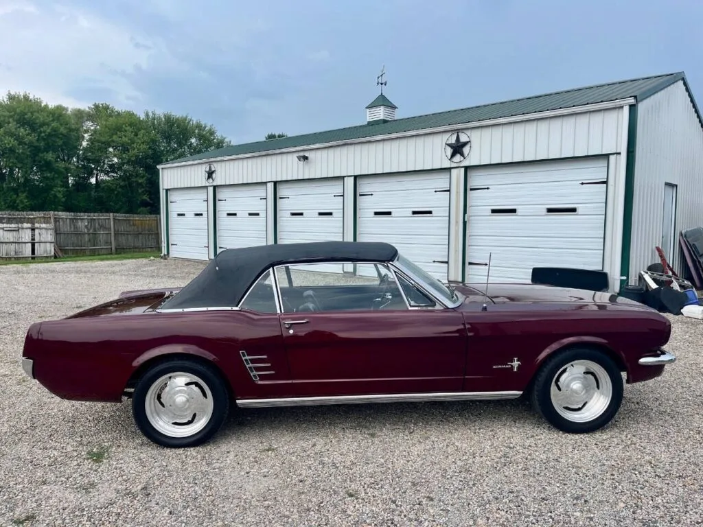 Ford Mustang Convertible 1966 — Bordeaux
