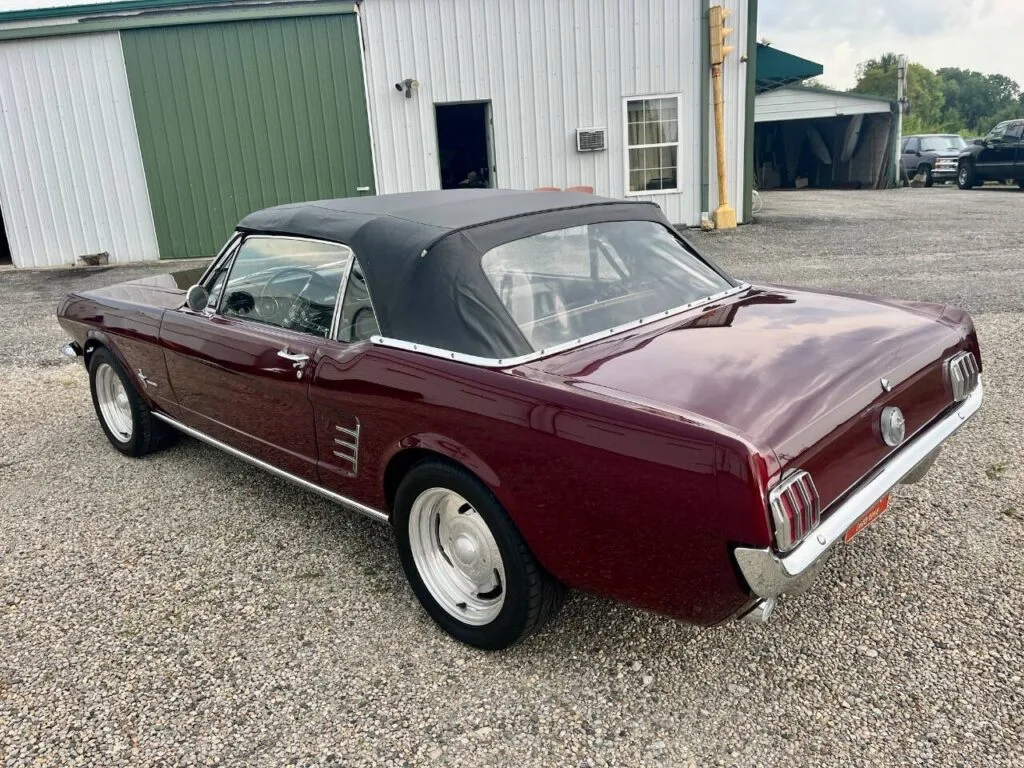 Ford Mustang Convertible 1966 — Bordeaux