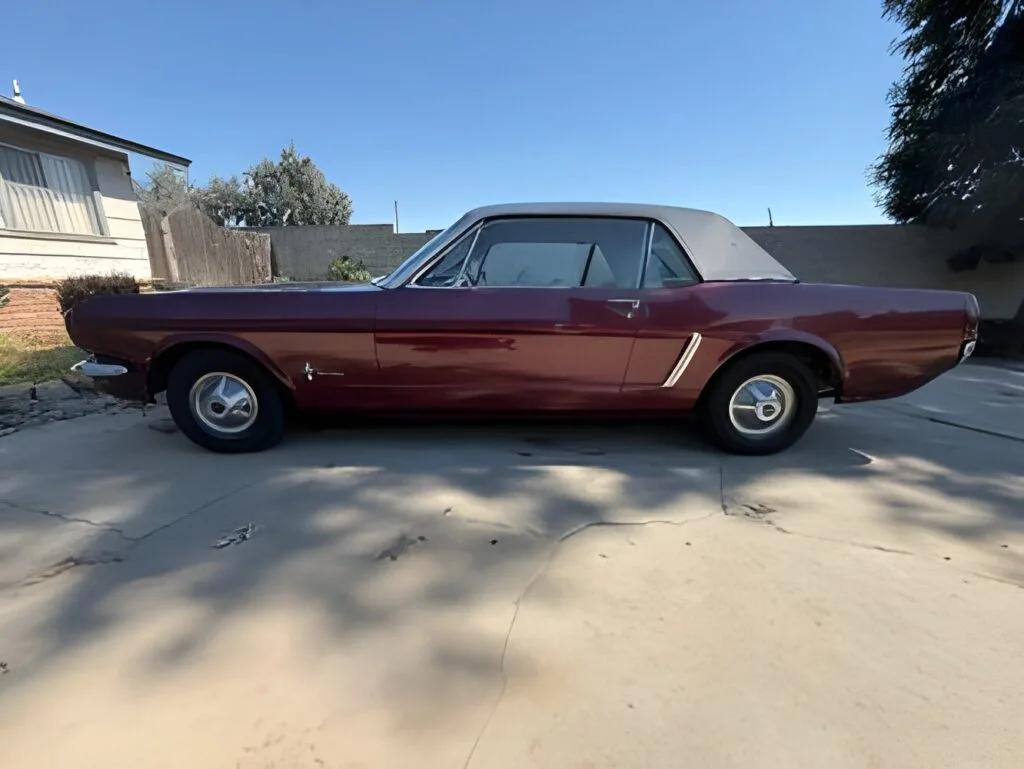 Ford Mustang 1965 — Clássico americano com ~150 000 km
