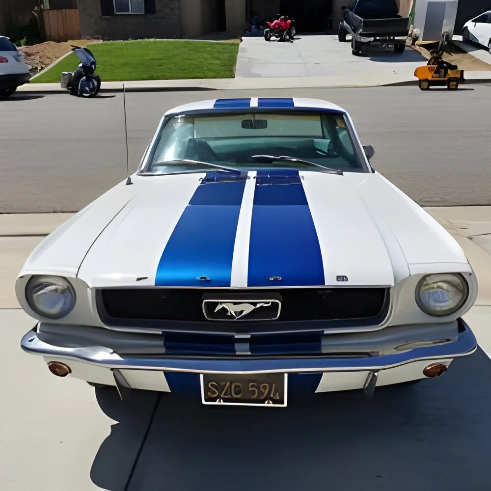 Ford Mustang 1966 — Coupé clássico (~50 000 km)